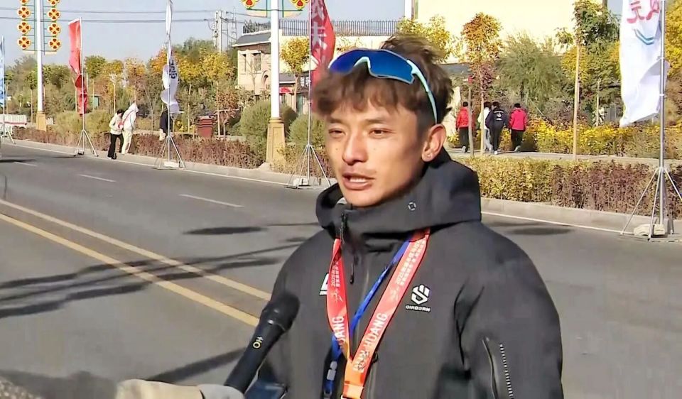 我觉得敦煌, 自甘肃的高